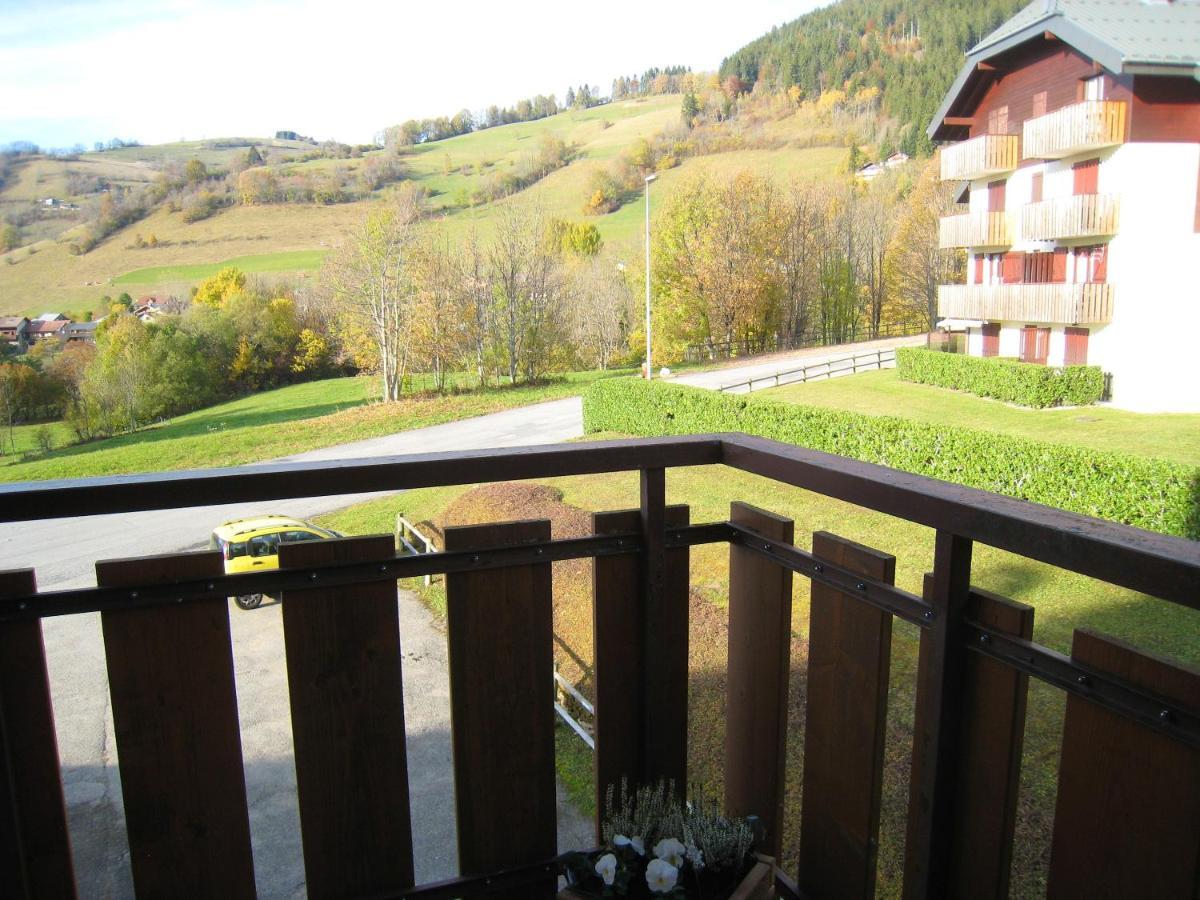 Appartement Au Pied Des Pistes, Avec Vue Sur La Montagne Bernex Exterior photo